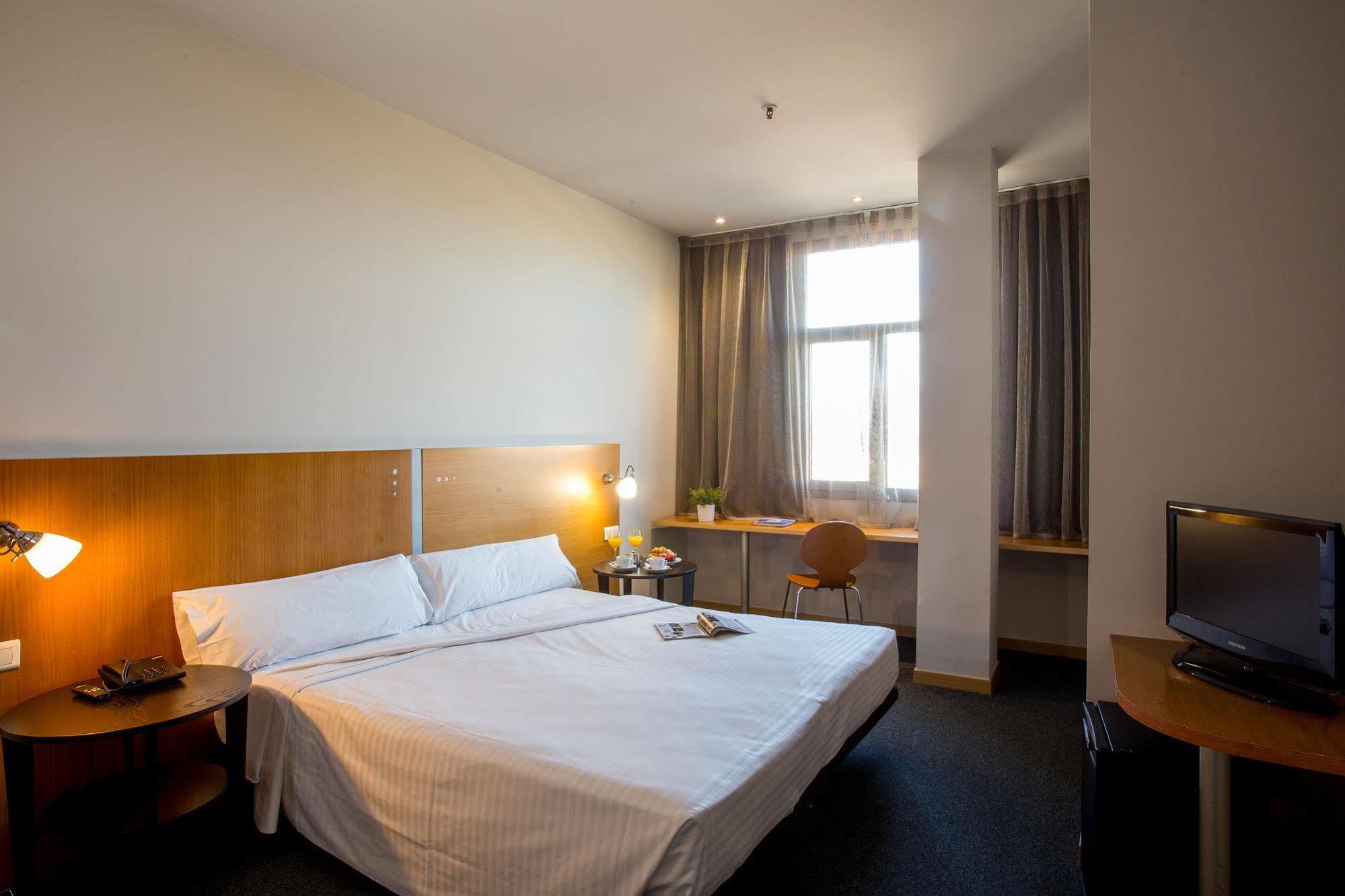 Mollet del Vallès B&B Hotel Barcelona Mollet Porta De Gallecs מראה חיצוני תמונה